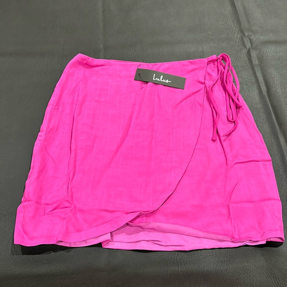 NWT Lulu’s Pink Wrap Skirt XS